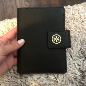Tory Burch Robinson Large Passport Holder NWT